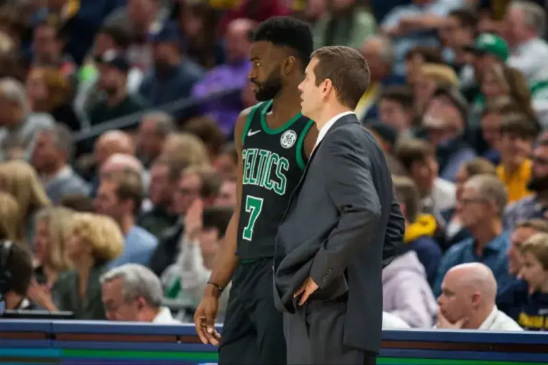 Brad Stevens fija en cuatro selecciones de primera ronda el precio por Jaylen Brown