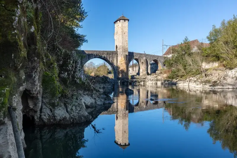 File:Puente Viejo, Orthez, Francia, 2023-01-06, DD 45.jpg