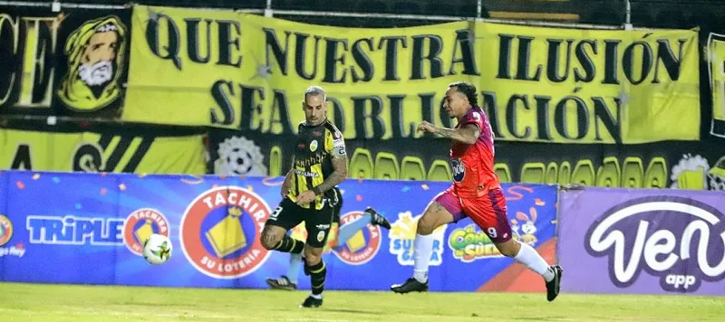 Deportivo Táchira celebró su aniversario 50 ante Atlético Bucaramanga