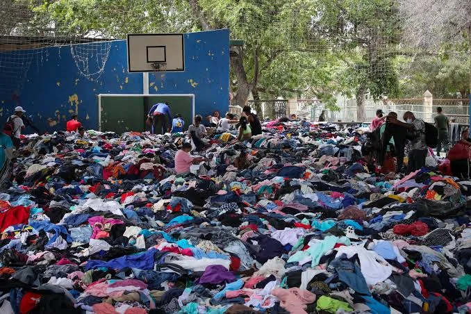 Más de 20 mil personas permanecen en refugios tras sismos
