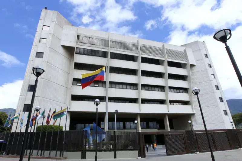 Pagará condena impuesta en Italia