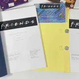 Subastan guiones de dos episodios de Friends por 25 mil euros