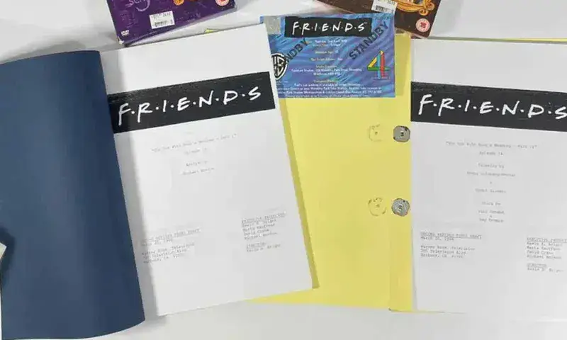 Subastan guiones de dos episodios de Friends por 25 mil euros