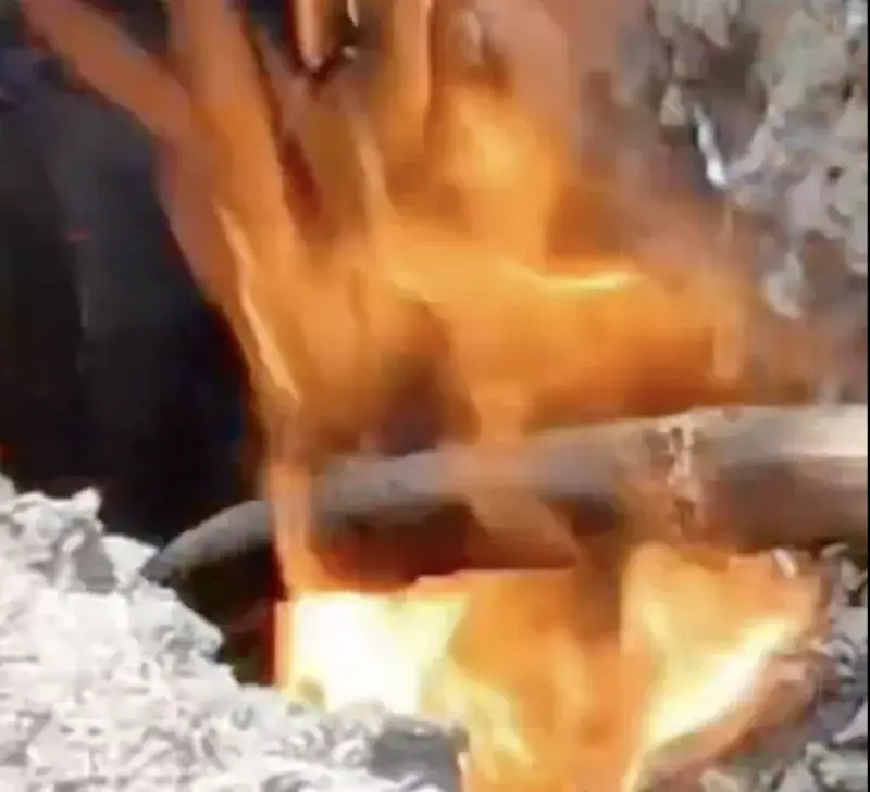 Vecinos reportan humo y grietas por incendio bajo tierra en Sucre