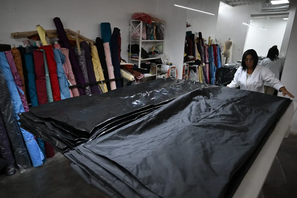 Efraín Mogollón convierte su taller en centro de ayuda tras terremotos