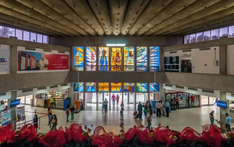 File:La Chinita International Airport, Venezuela (Interior).jpg