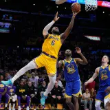Lakers se pone a un paso de la final de conferencia