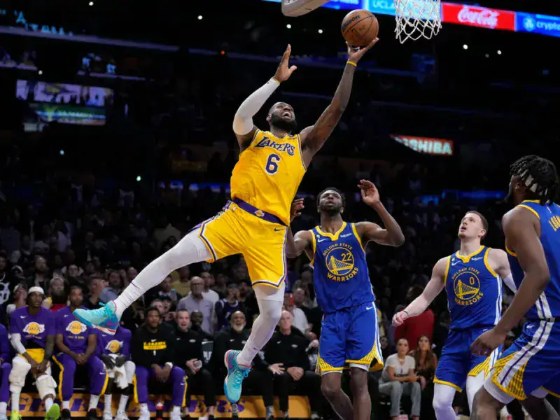 Lakers se pone a un paso de la final de conferencia