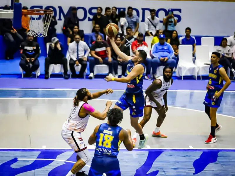 Marinos firmó contundente victoria ante Cangrejeros