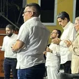 Maduro anuncia que bajará impuestos a iglesias y entregará más equipamiento