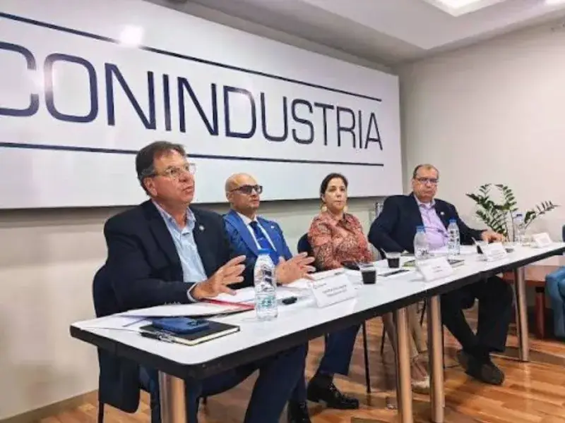 Apagones consumen el 44% de las horas laborales de la industria