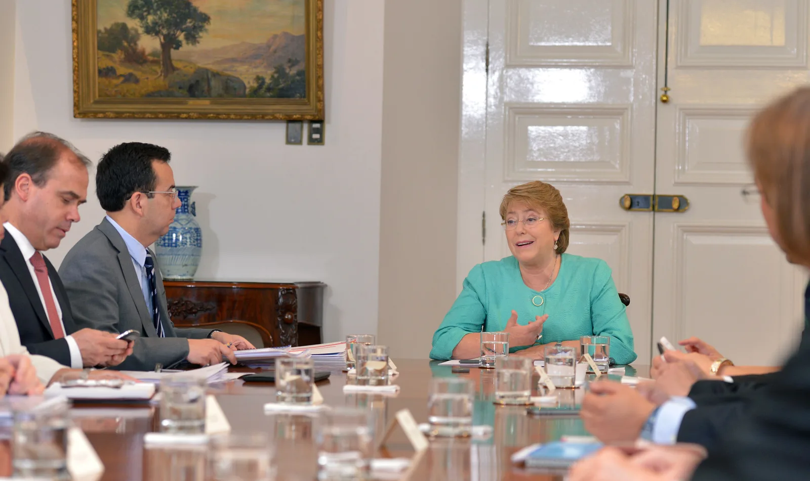 File:Presidenta Bachelet presidió Gabinete económico ministeria (16024050376).jpg