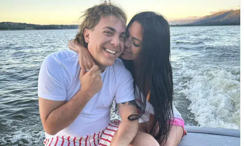 Cristian Castro estrena novia