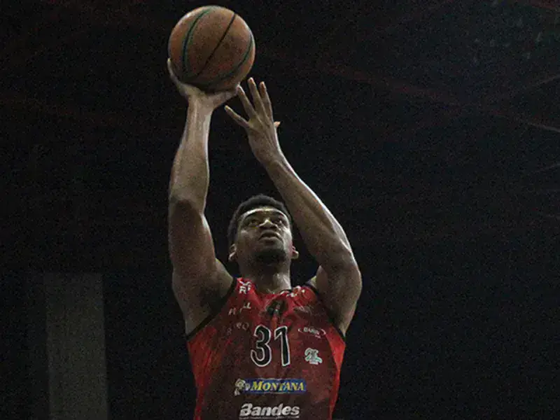 Cocodrilos reincorpora a Tony Mitchell