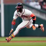 Destello prometedor tras un mes de zafra en MLB