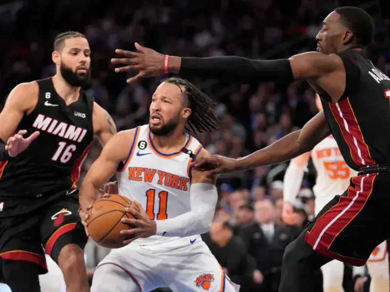 Knicks y Brunson empatan la serie ante Heat 