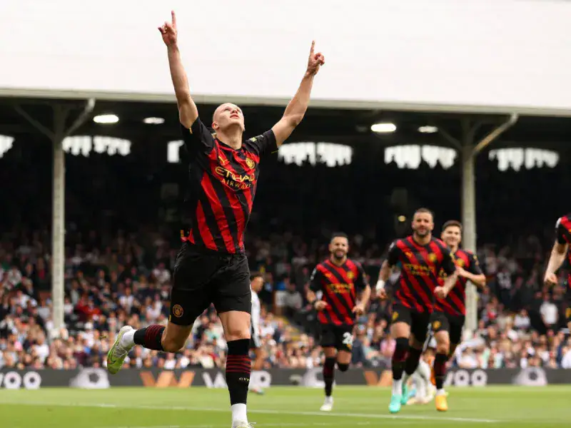 Neville compara a Haaland con tres leyendas