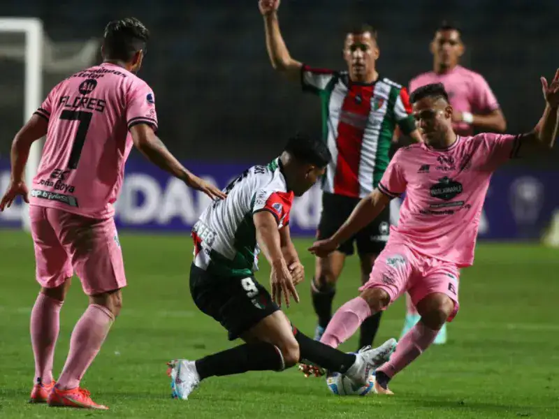 Estudiantes de Mérida al borde de la eliminación
