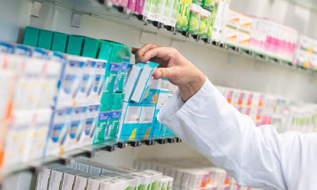 Acusan que cortes eléctricos retrasan producción de medicamentos