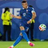 Mbappé impulsa a Francia con goleada 3-0 y cruce ante Paraguay