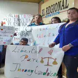 
				Familiares exigen libertad plena para Jhonny Cardozo quien fue acusado de 4 delitos injustamente			