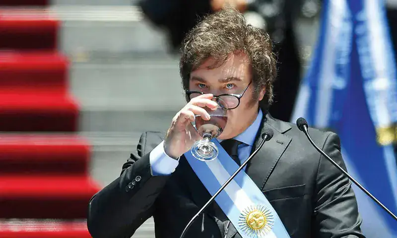 Medidas económicas de Milei enfrentan primer obstáculo en la Justicia