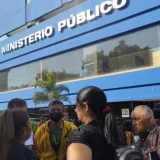 Pescadores entregan estudio sobre contaminación del Lago al MP