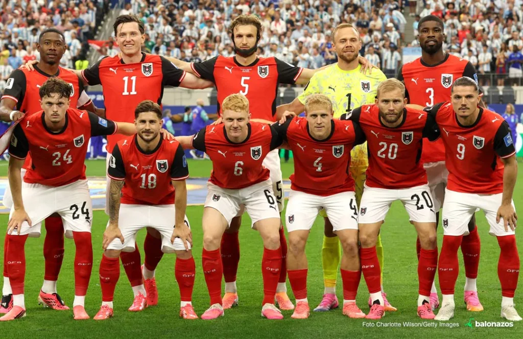 Messi marca doblete, supera a Klose y clasifica a Argentina