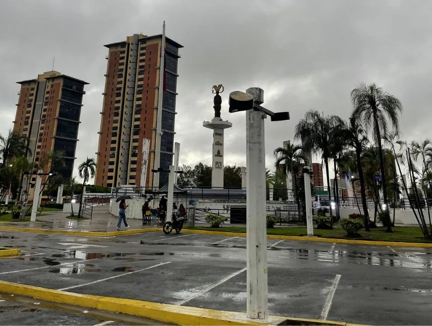 Onda tropical 18 mantiene lluvias y tormentas en Ciudad Guayana