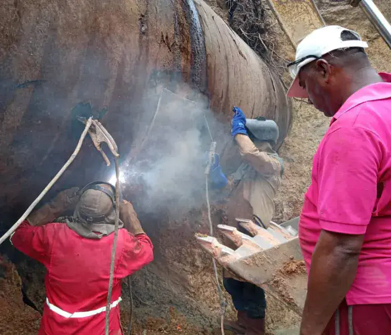 En el Zulia reparan averías y mejora caudal de agua través del 1×10