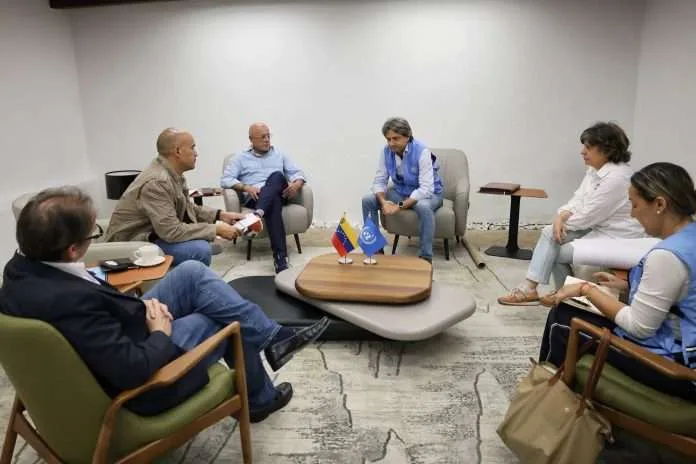 Jorge Rodríguez y la ONU revisan atención a víctimas tras el sismo