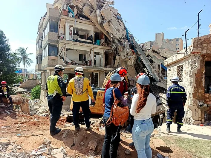 Denuncian trato desigual en La Guaira durante el rescate tras los sismos