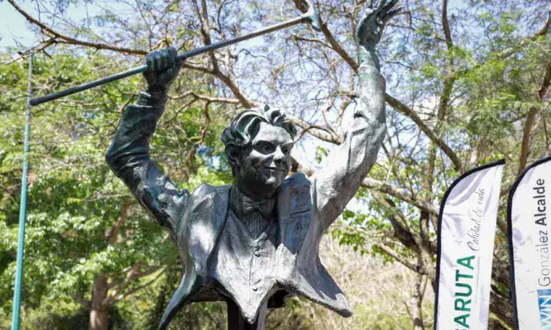 Federico García Lorca es homenajeado con un busto en Caracas