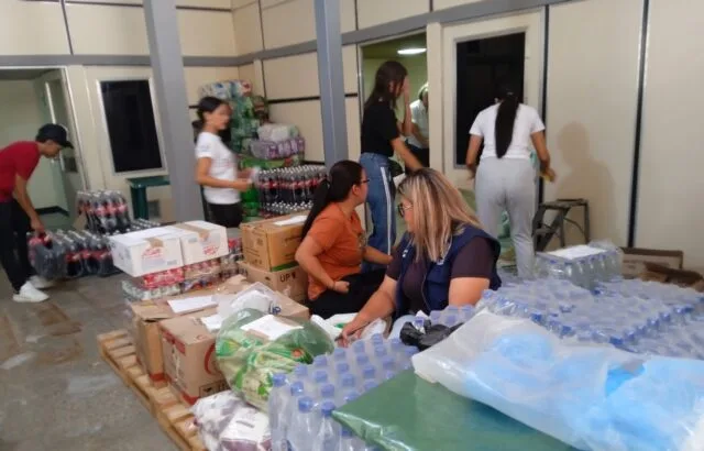 Familiares denuncian lentitud en rescates en La Guaira