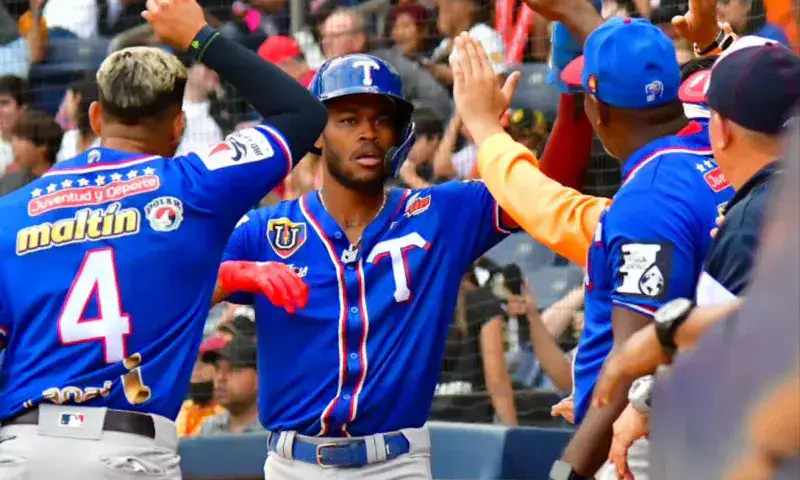 Tiburones mantiene su yugo ante Leones y sigue inspirado en el Round Robin