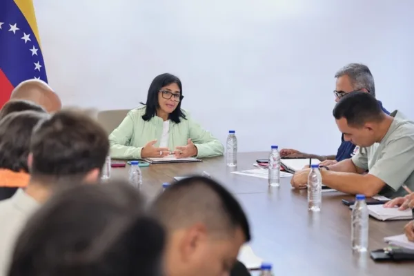 Delcy Rodríguez crea comisión para evaluar la habitabilidad de infraestructuras
