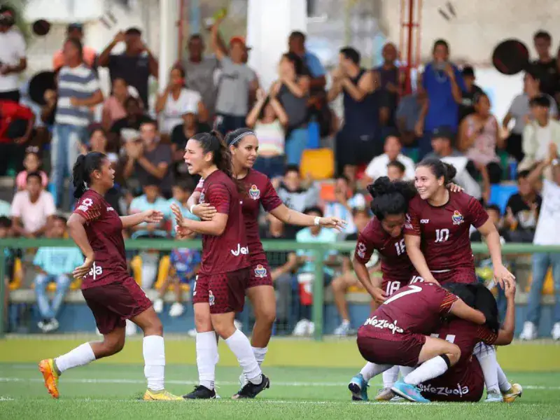 Vinotinto Femenina se vistió de oro en los Alba