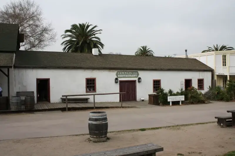 File:Casa de Machado y Silvas.jpg