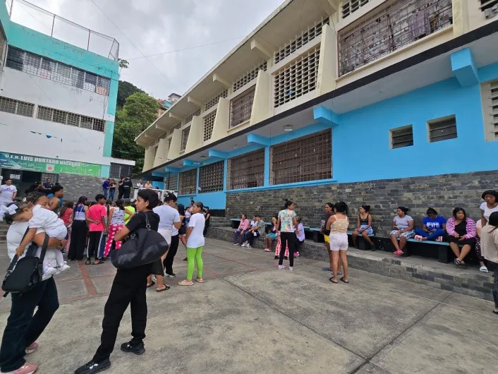 Representantes rechazan rezonificación de 1.980 alumnos en El Junquito