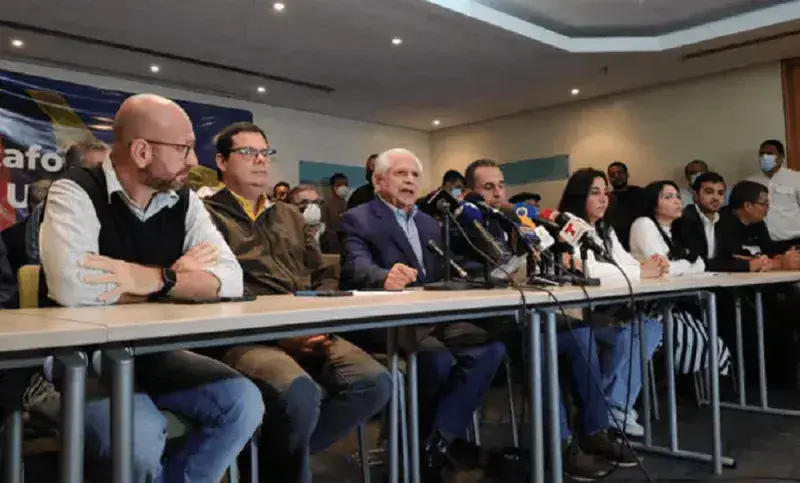 Oposición condena que Gobierno busque "impunidad" en el diálogo