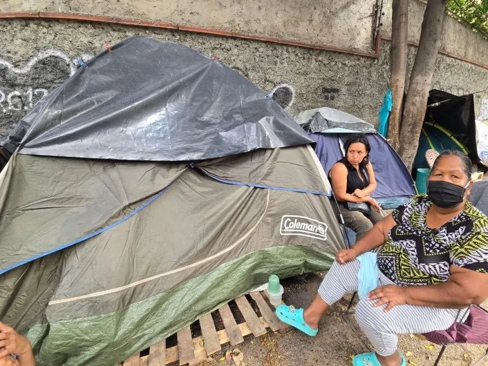 Vecinos de Brisas del Ávila y San Bernardino siguen fuera de casa