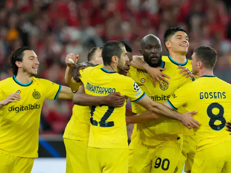 El Inter apagó el vuelo del Benfica a domicilio