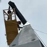 Restauran la punta metálica del Obelisco de Maracaibo