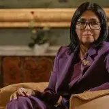 Bajo nivel de aprobación regional para Delcy Rodríguez en sondeo