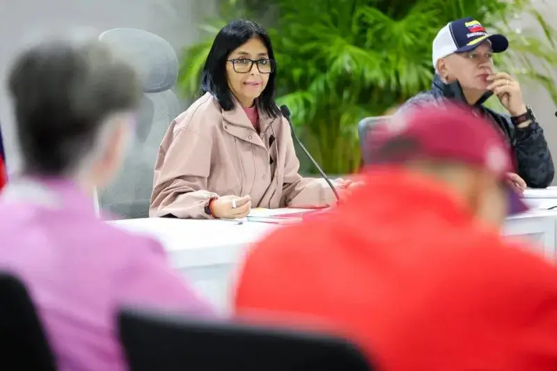 Gobierno veta exportación de insumos y lanza misión