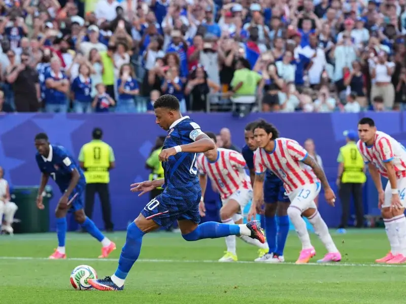 Mbappé resolvió ante Paraguay y dejó a Francia en cuartos con un 1-0