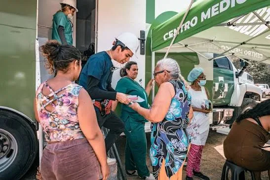 Médicos voluntarios cubren mitad del personal en La Guaira