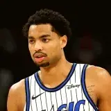 Mavericks suman a Jett Howard en un contrato de doble vía