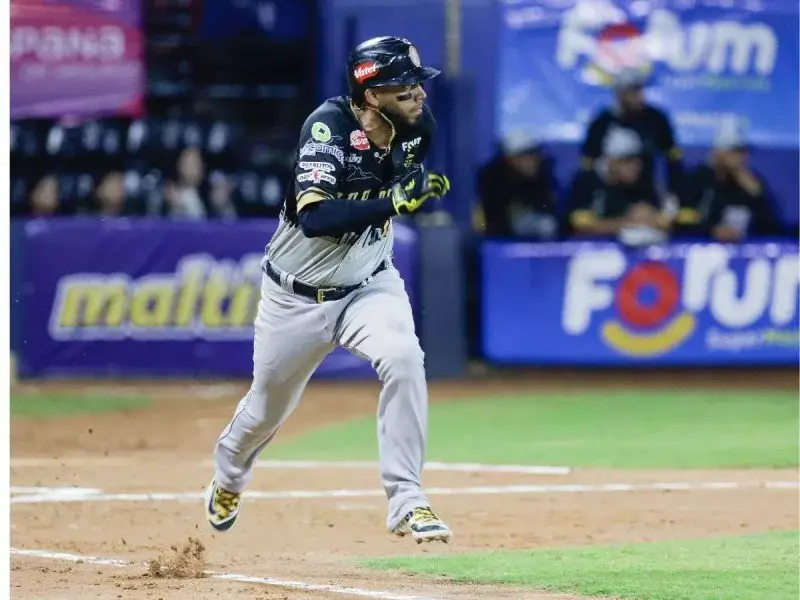 Gabriel Noriega se despide de Leones del Caracas tras cambio con Caribes