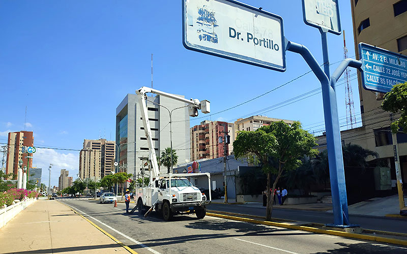 Corpoelec instala 230 luminarias en la avenida Dr. Portillo de Maracaibo